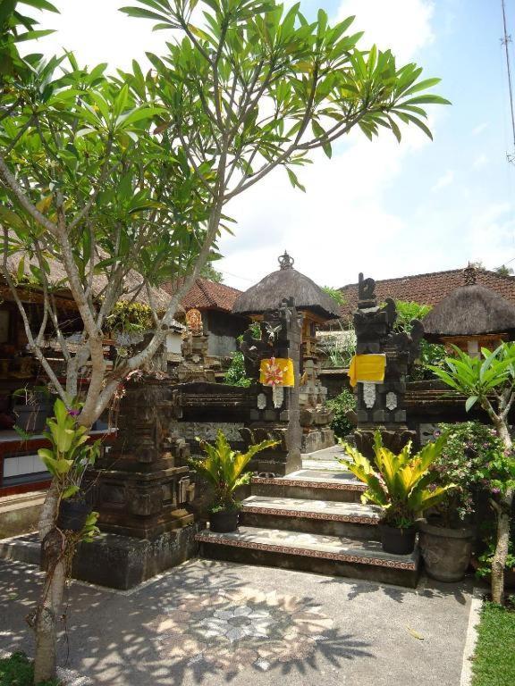 Ubud Tri Upasedana House 2 テガララン エクステリア 写真
