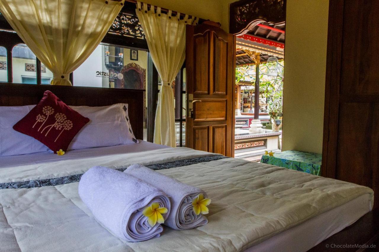 Ubud Tri Upasedana House 2 テガララン エクステリア 写真