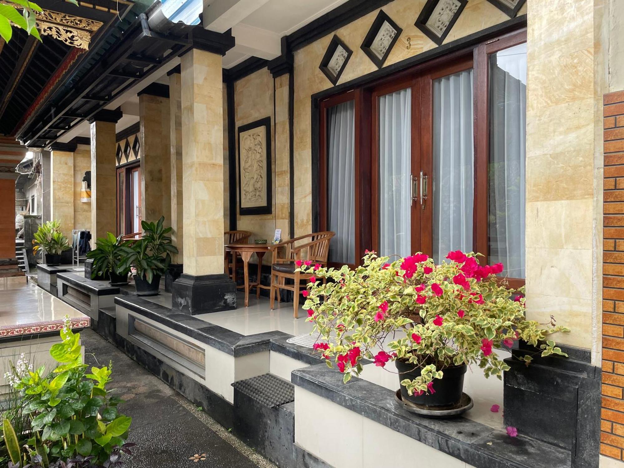 Ubud Tri Upasedana House 2 テガララン エクステリア 写真